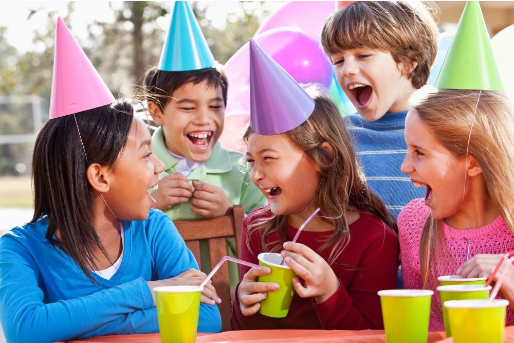 Children at birthday party - kali9 - Canva - Getty Images