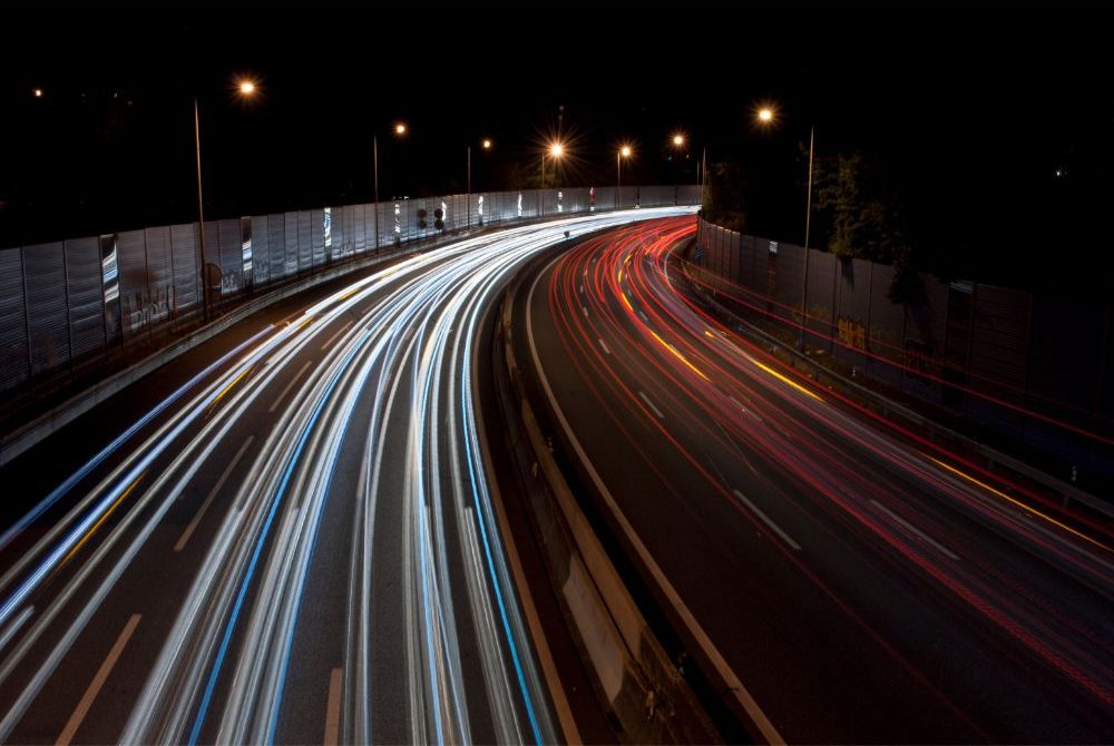 Highway traffic at night long exposure - dinozaver - Canva - Getty Images